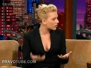 Increíblemente Mostrar de Scarlett Johansson caliente escisión en Cavort b waste Leno