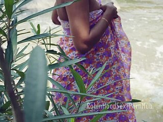 Sri Lanka Hizmetkar Siktir Beside Loku Madam Banyo Nehri Seks XXX