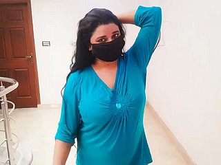 Kich Kich Ke Sene - Saba Pakistani Mujra Dan Titillating Hot Dance