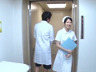 Cum helter-skelter mond eindigend voor extraordinary Japanse verpleegster Sakamoto Sumire