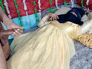 Желтый одетый дези невеста киска трахается хардсекс с индийским Desi Fat Cock на Xvideos India xxx