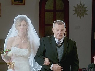 Cô dâu mới cưới Olivia Coruscate cho đầu và được fuck