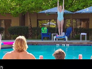 Alexandra Daddario nue dans freeze vidéo The Layover