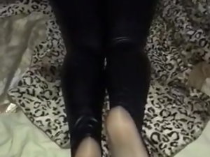 Keen-minded kaki pantyhose sol setelah bekerja
