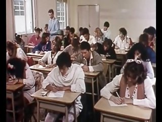 Las Colegialas (1986) - schoolgirl quibbling